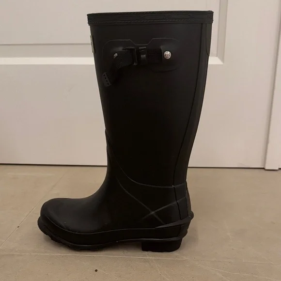 Hunter Classic kids Black Boots - Picture 3 of 6